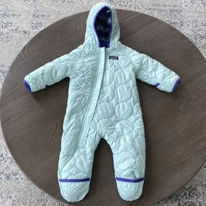 Patagonia infant bunting.  Reversible.  EUC.  Size 6 months.